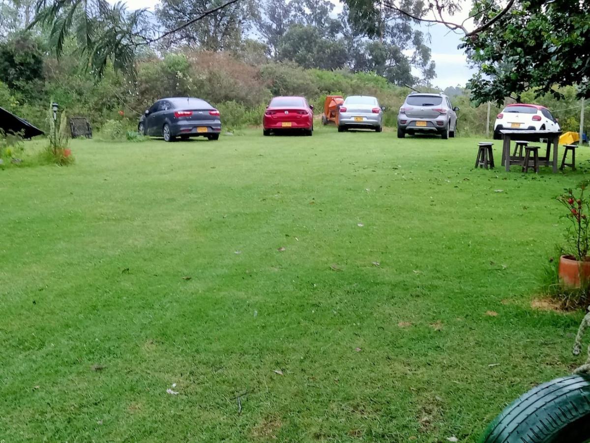 Pensjonat Hospedaje Y Zona De Camping Pistacho Villa de Leyva Zewnętrze zdjęcie