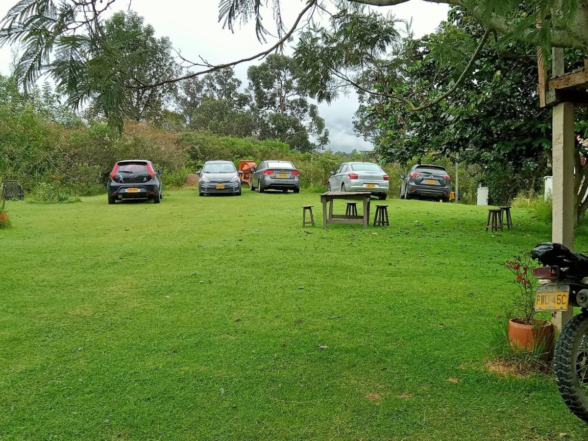 Pensjonat Hospedaje Y Zona De Camping Pistacho Villa de Leyva Zewnętrze zdjęcie